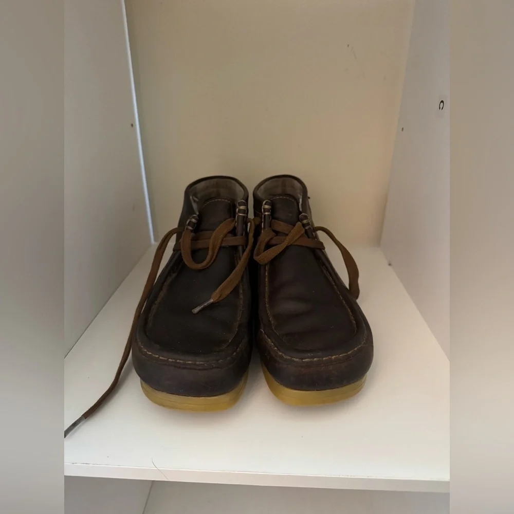 Clark’s Wallabees men’s size 9 brown tan